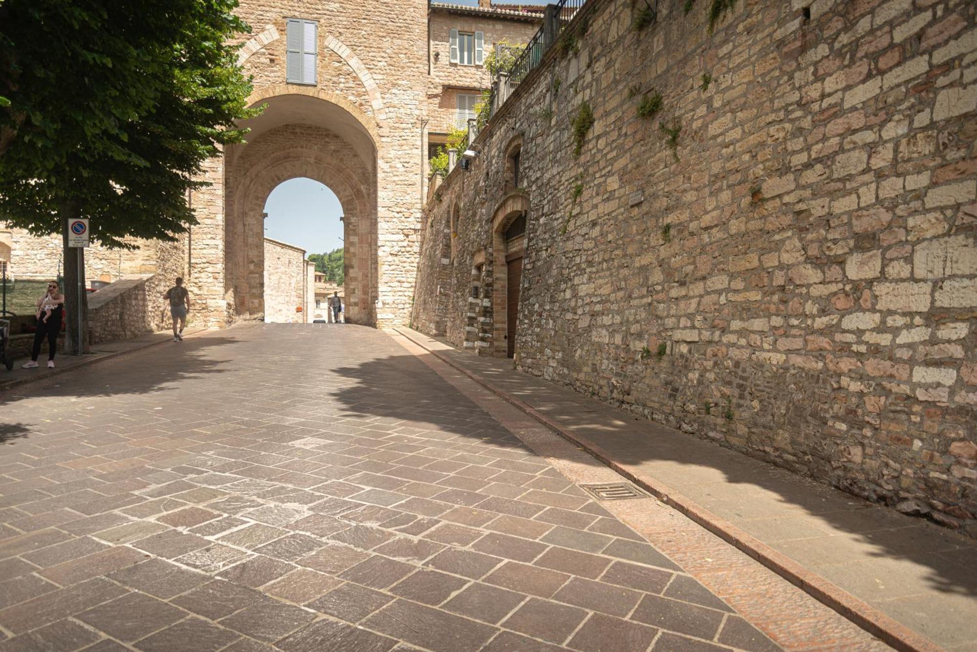 B&B Il Chiostro อัสซิซี ภายนอก รูปภาพ