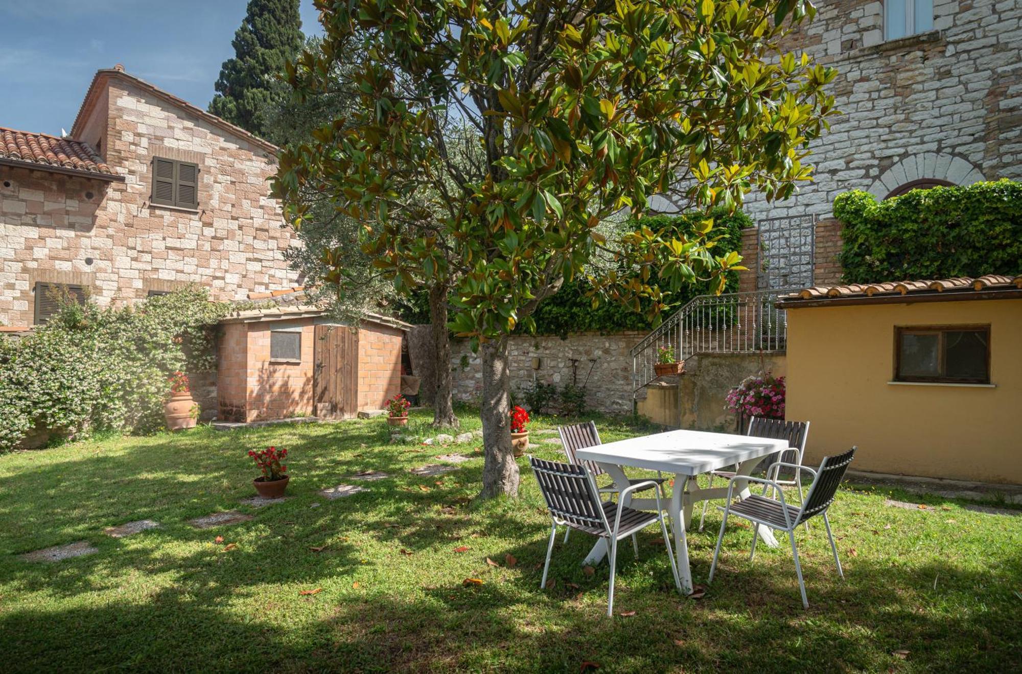 B&B Il Chiostro อัสซิซี ภายนอก รูปภาพ