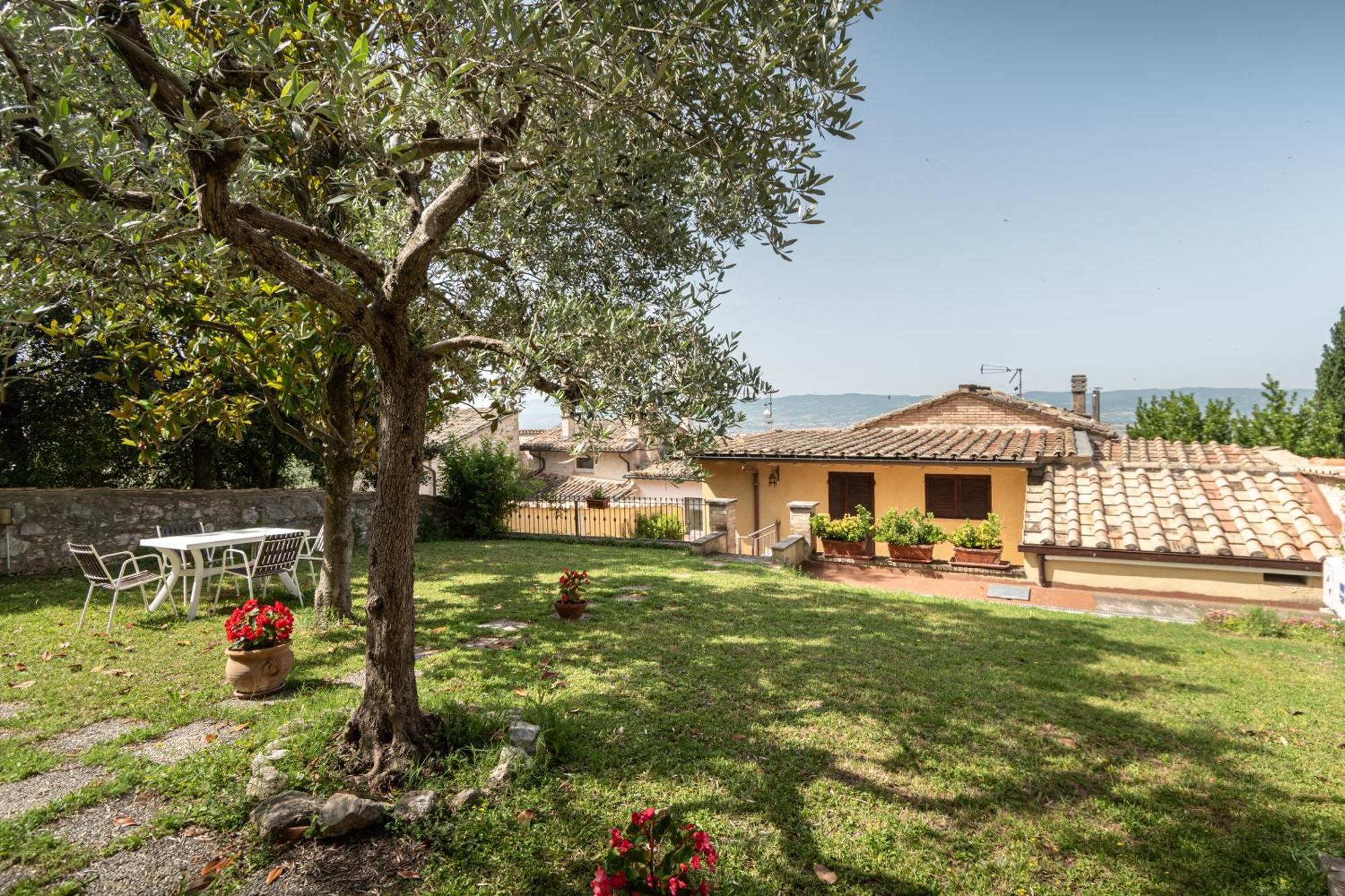 B&B Il Chiostro อัสซิซี ภายนอก รูปภาพ