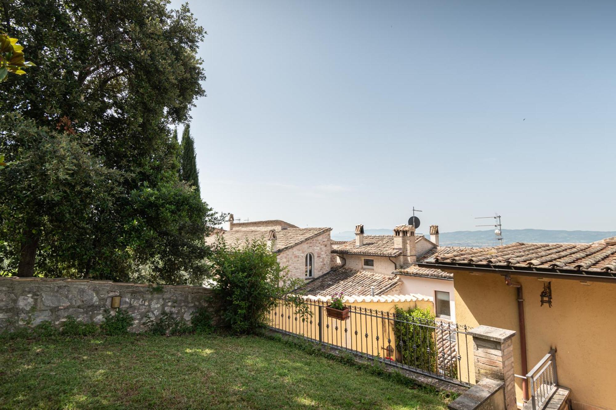 B&B Il Chiostro อัสซิซี ภายนอก รูปภาพ